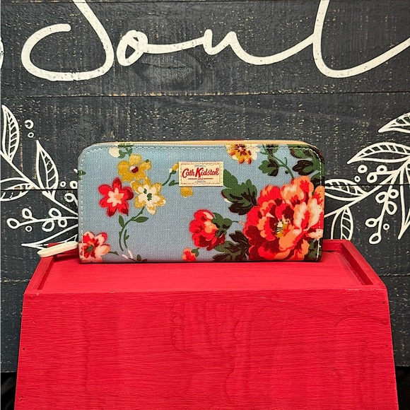 Cath Kidston Handbags - Cath Kidston London Pembroke Rose Floral Coated Organizer Continental Wallet